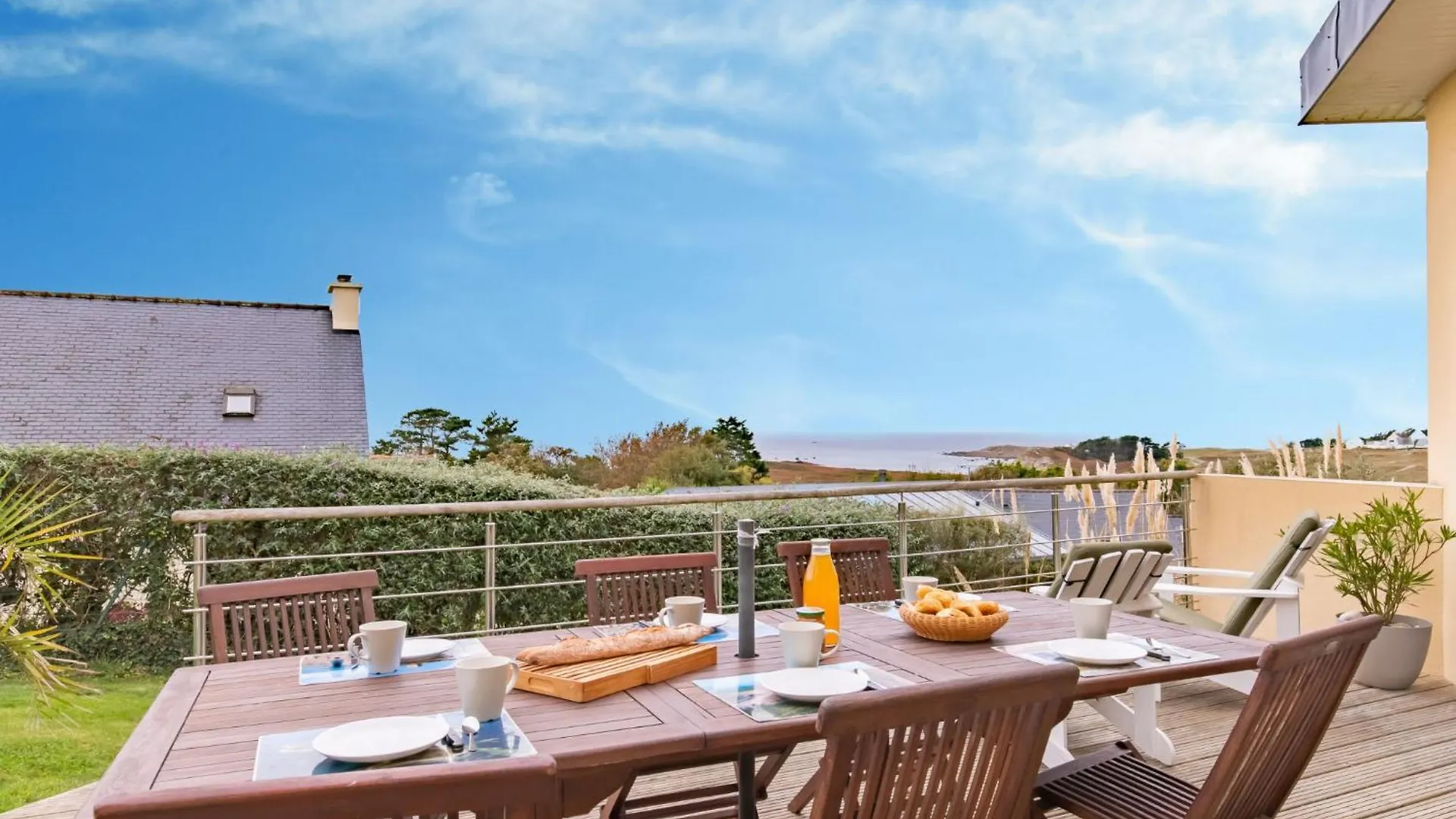 Holiday Home Maison De Plain Pied - Vue Mer By Interhome Kergador